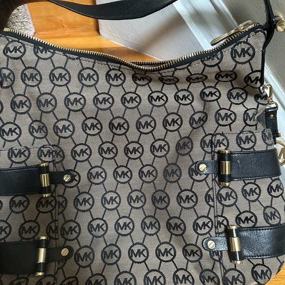 Like New and 2 New Handbags - Picture 6 of 6